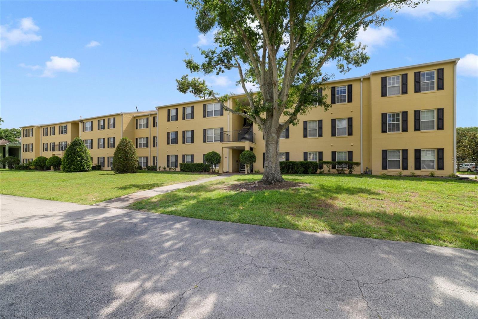 Photo of 2019 DIXIE BELLE DRIVE #G ORLANDO FL 32812