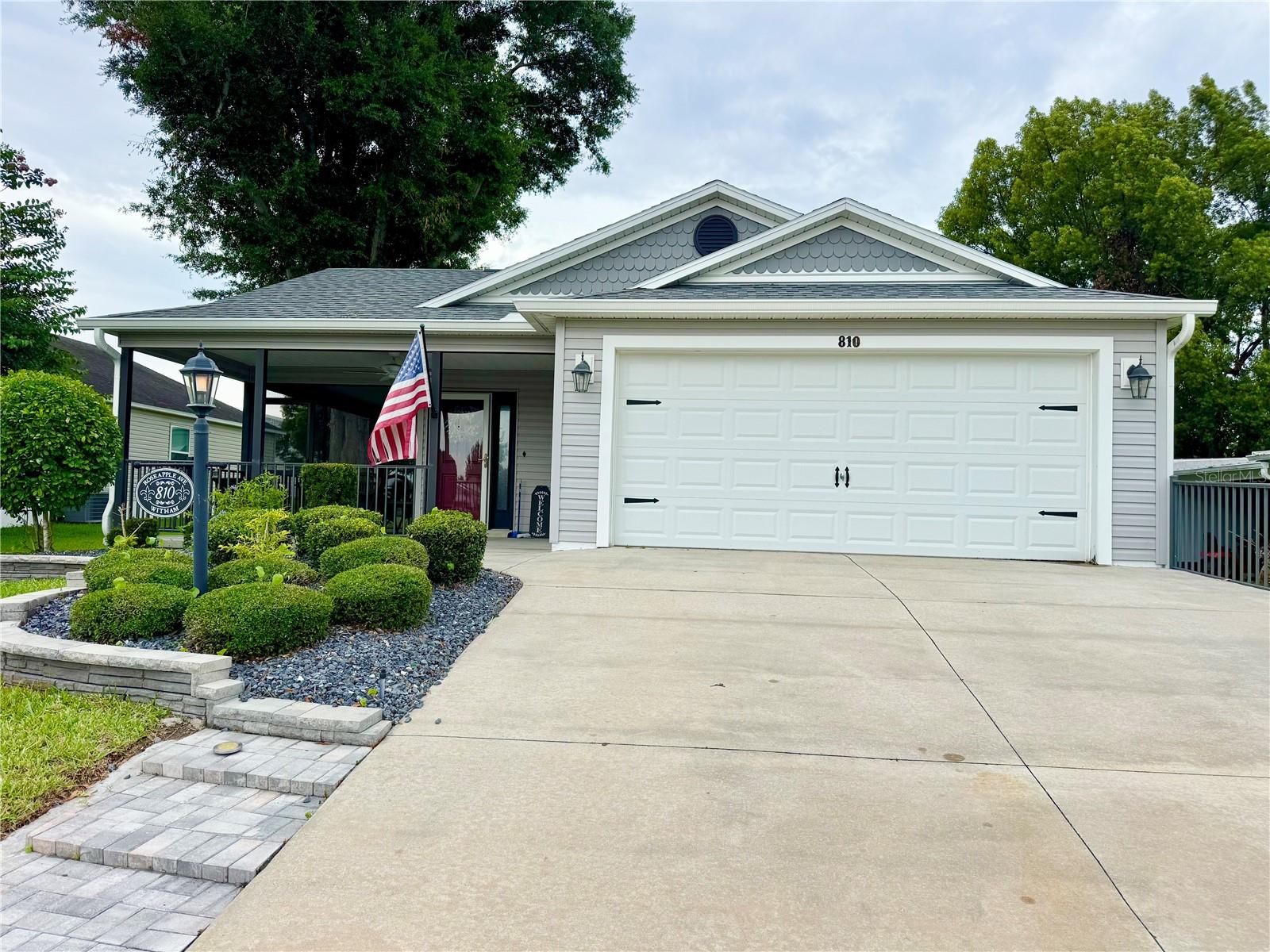 Photo of 810 ROSEAPPLE AVENUE LADY LAKE FL 32159
