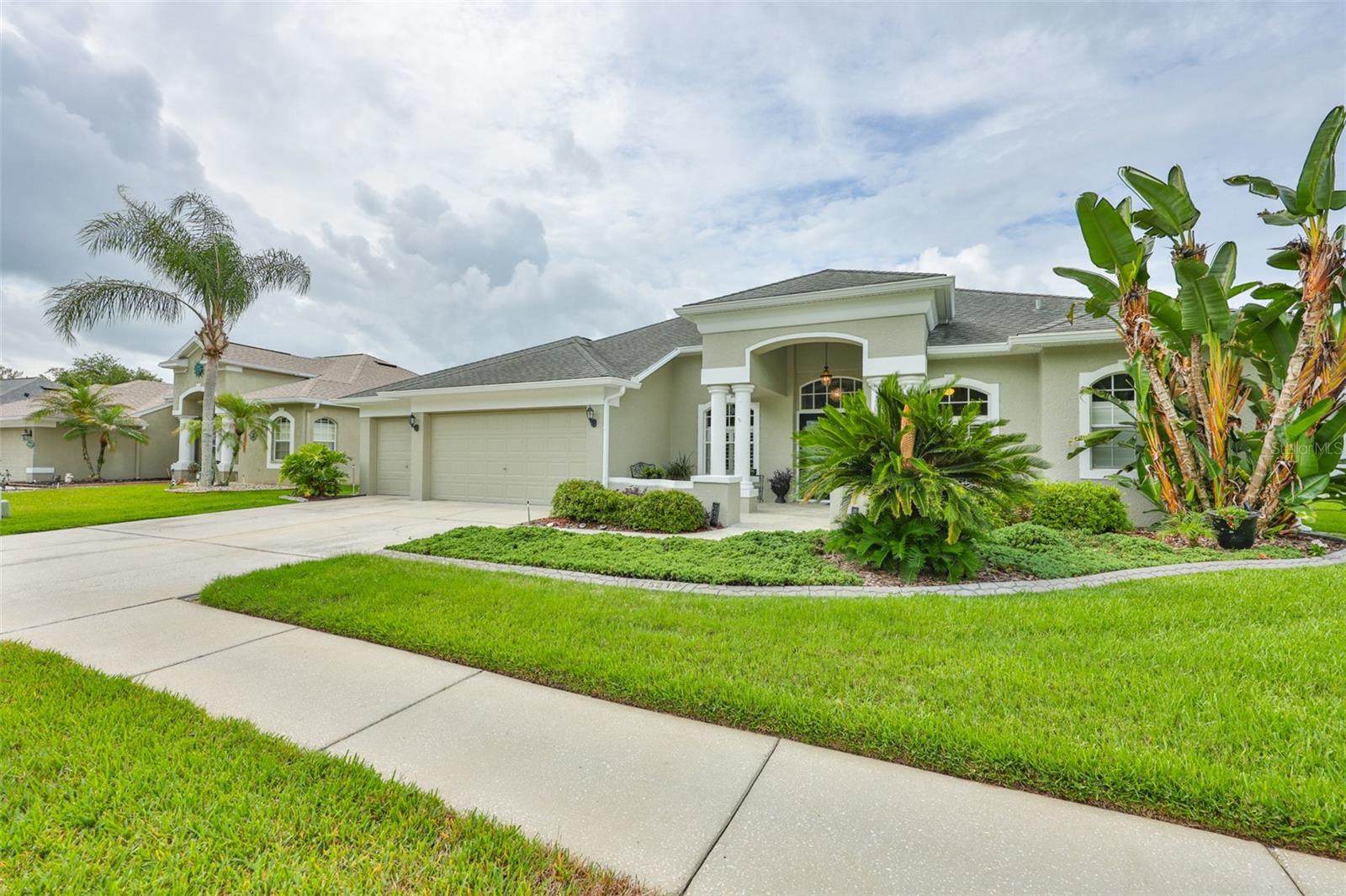 Photo of 7521 MELOGOLD CIRCLE LAND O LAKES FL 34637