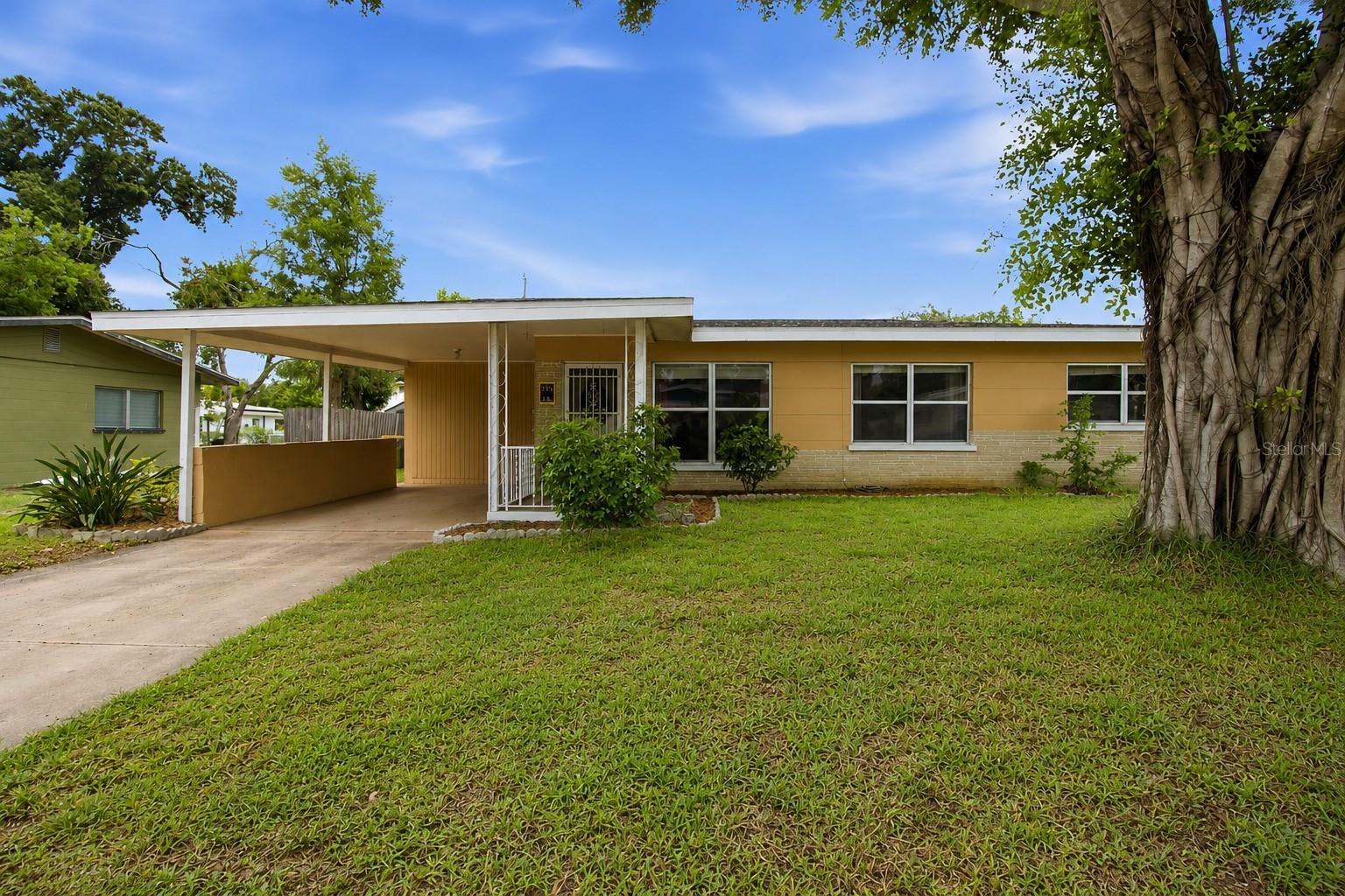 Photo of 330 CROSBY COURT SARASOTA FL 34237