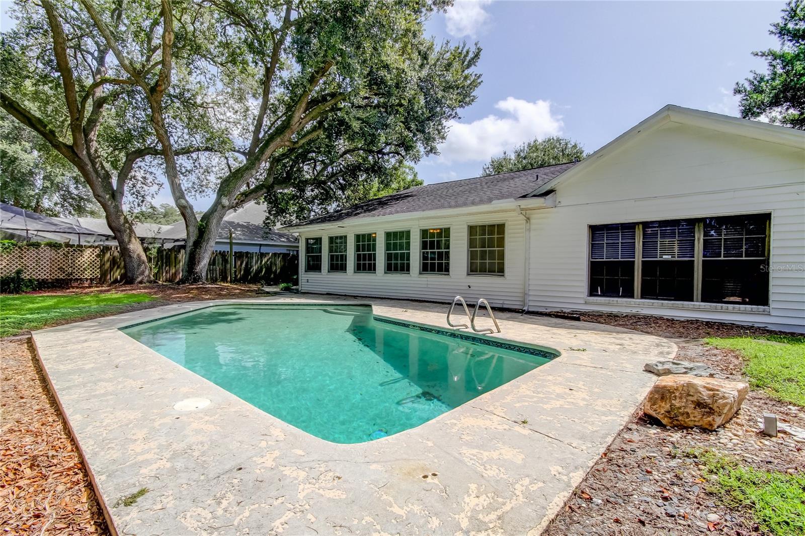 Photo of 10406 RECLINATA LANE TAMPA FL 33618