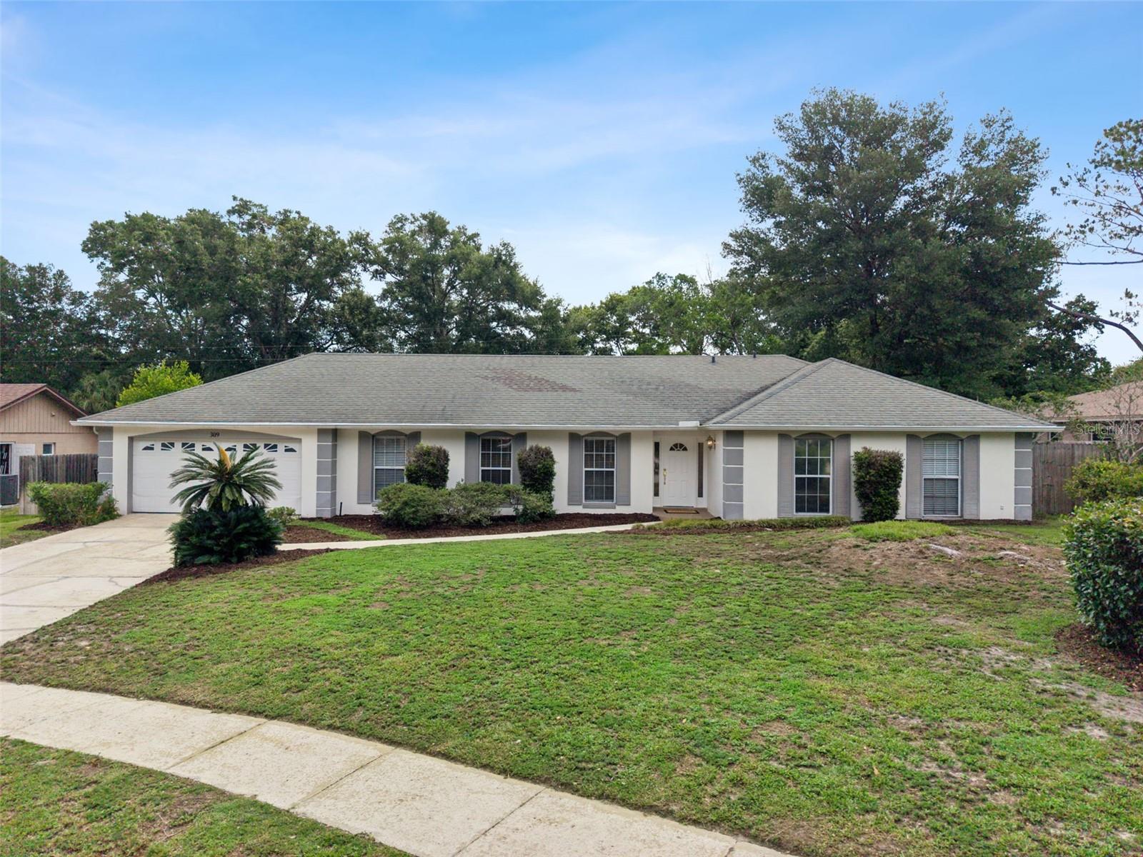 Photo of 309 HICKORY DRIVE LONGWOOD FL 32779