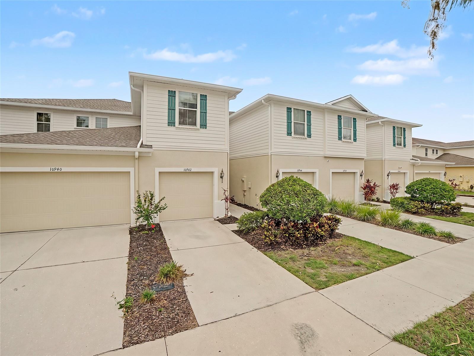 Photo of 10942 VERAWOOD DRIVE RIVERVIEW FL 33579