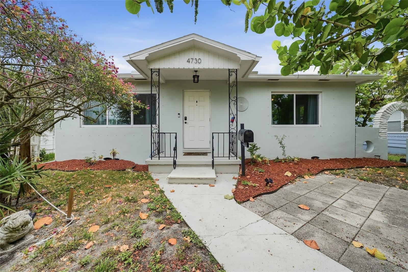 Photo of 4730 BURLINGTON AVENUE ST PETERSBURG FL 33713