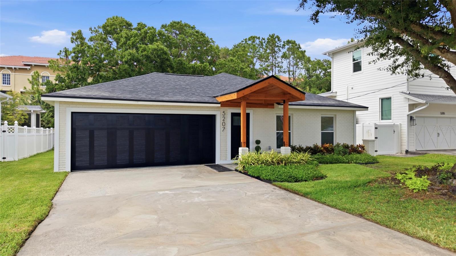 Photo of 5207 W CLEVELAND STREET TAMPA FL 33609