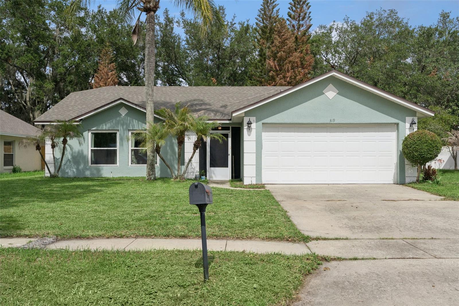 Photo of 319 STERLING LAKE DRIVE OCOEE FL 34761