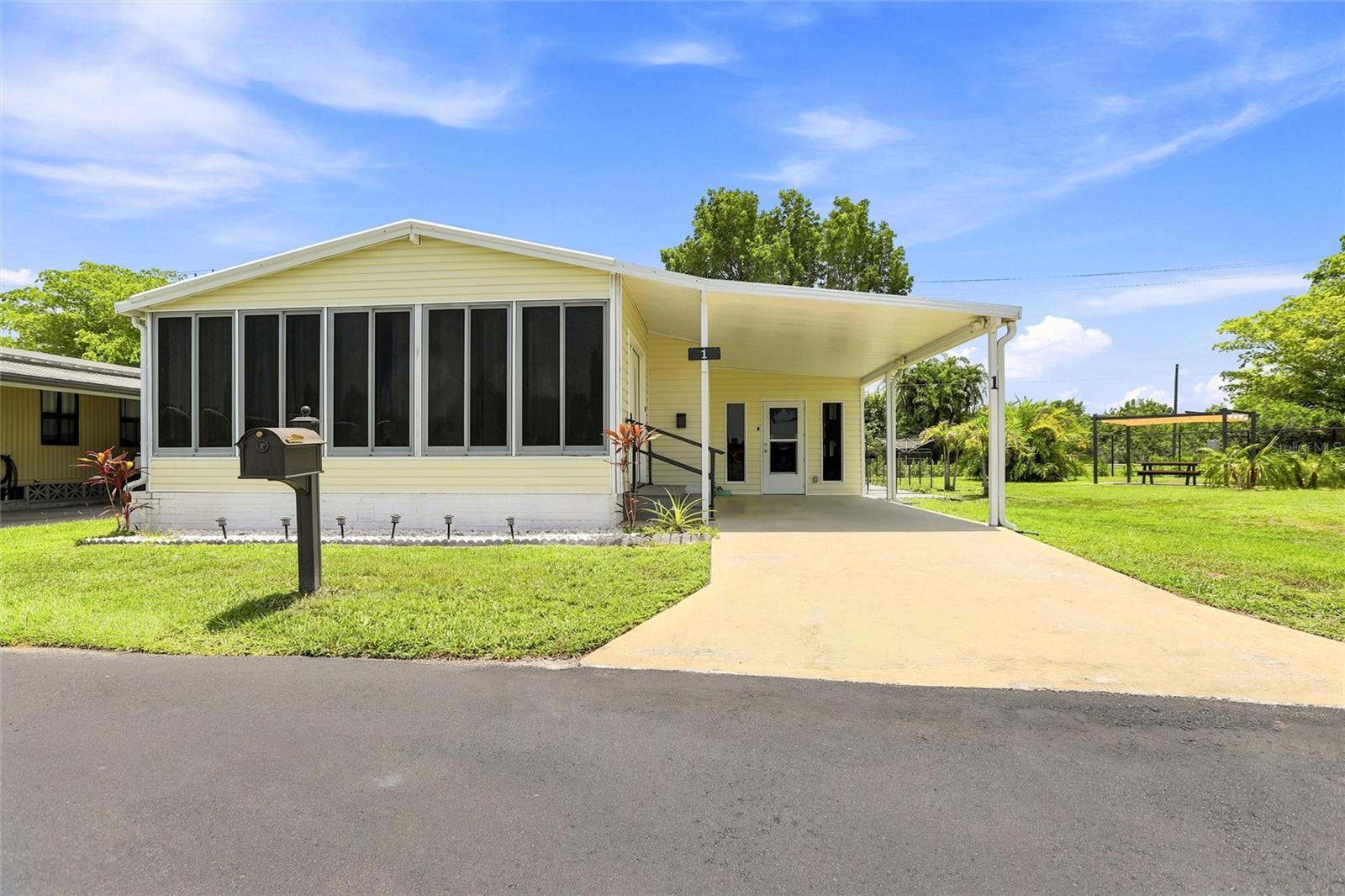Photo of 1 POINSETTIA DRIVE FORT MYERS FL 33905