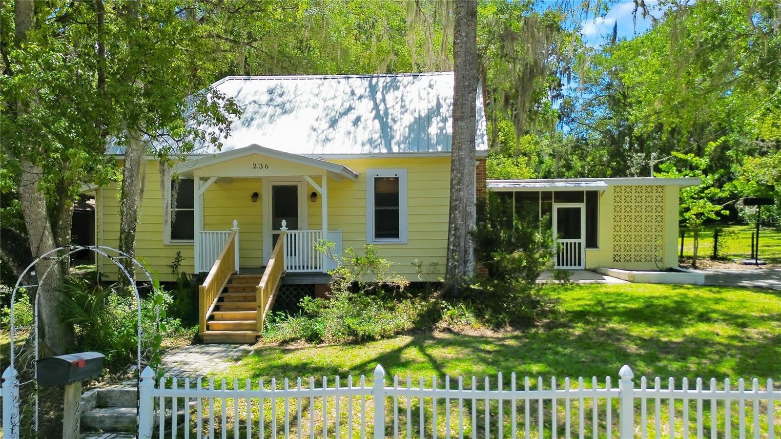 Photo of 236 PRYOR STREET BROOKSVILLE FL 34601