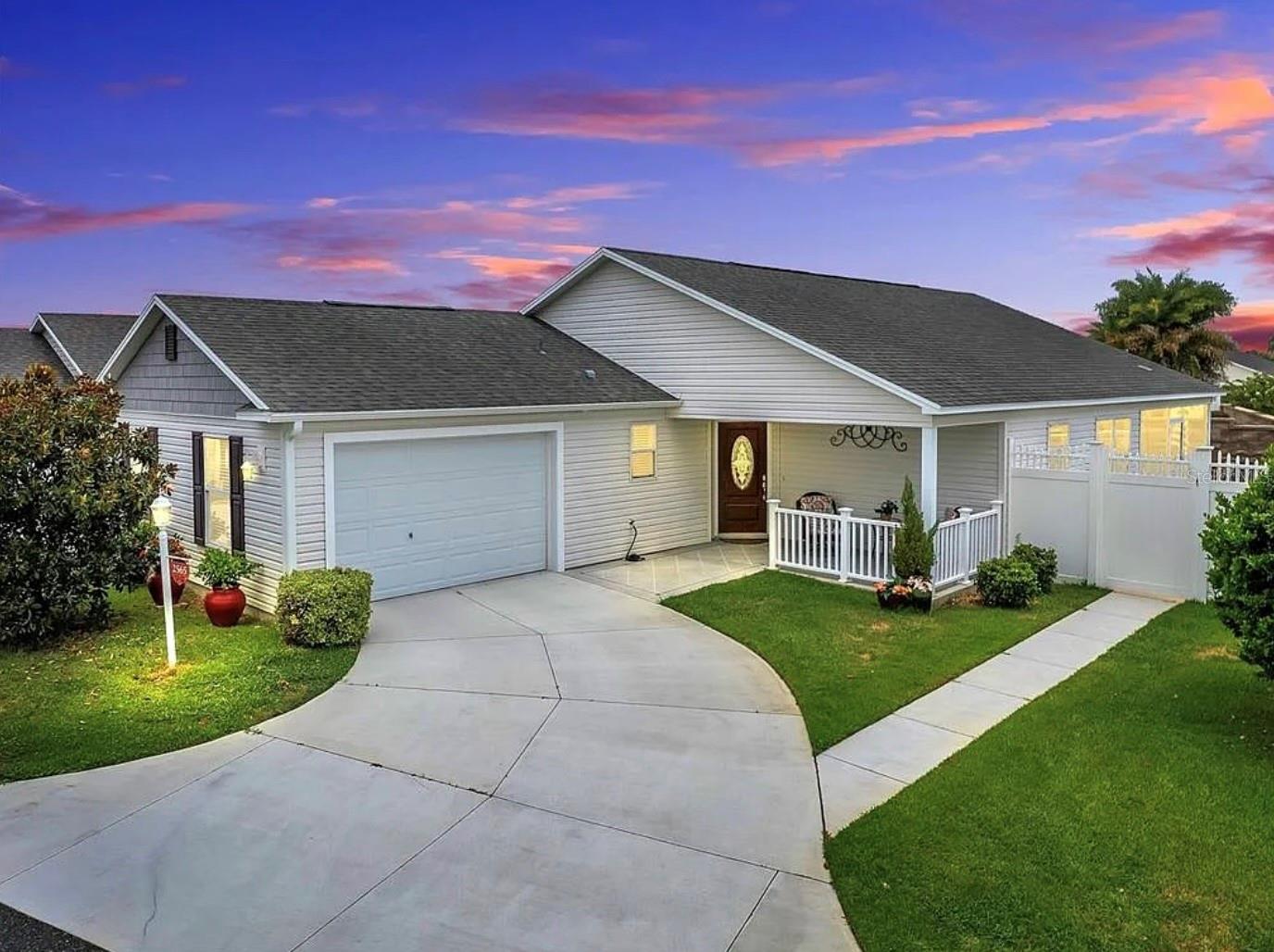 Photo of 2565 LINDEWOOD STREET THE VILLAGES FL 32163
