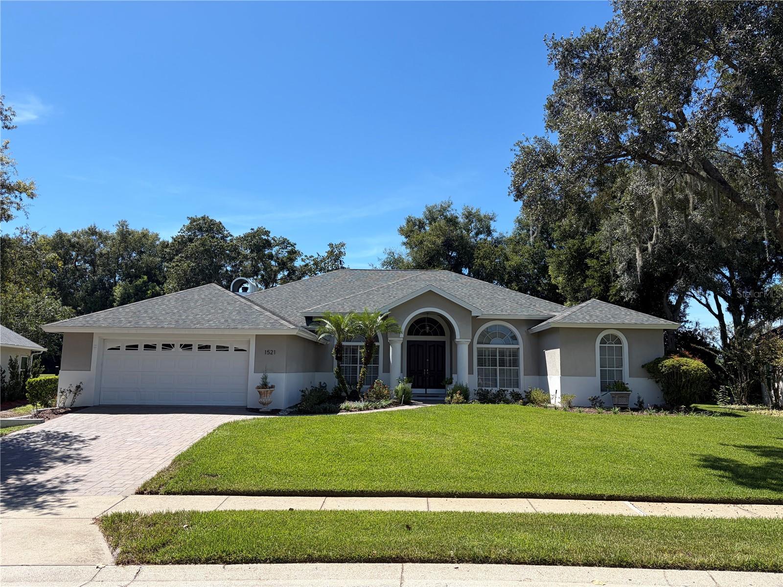 Photo of 1521 EDGEWATER DRIVE MOUNT DORA FL 32757