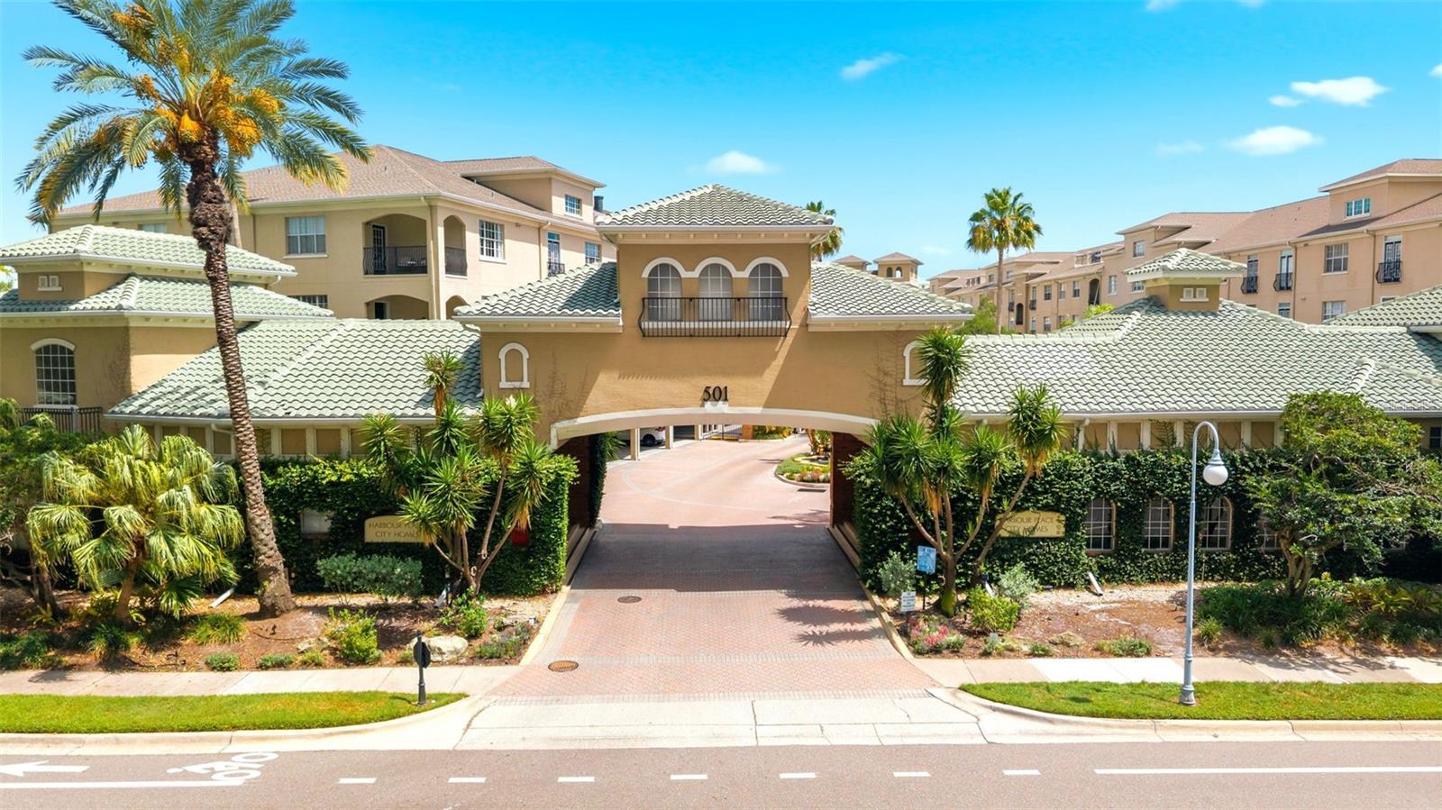 Photo of 501 KNIGHTS RUN AVENUE #1325 TAMPA FL 33602