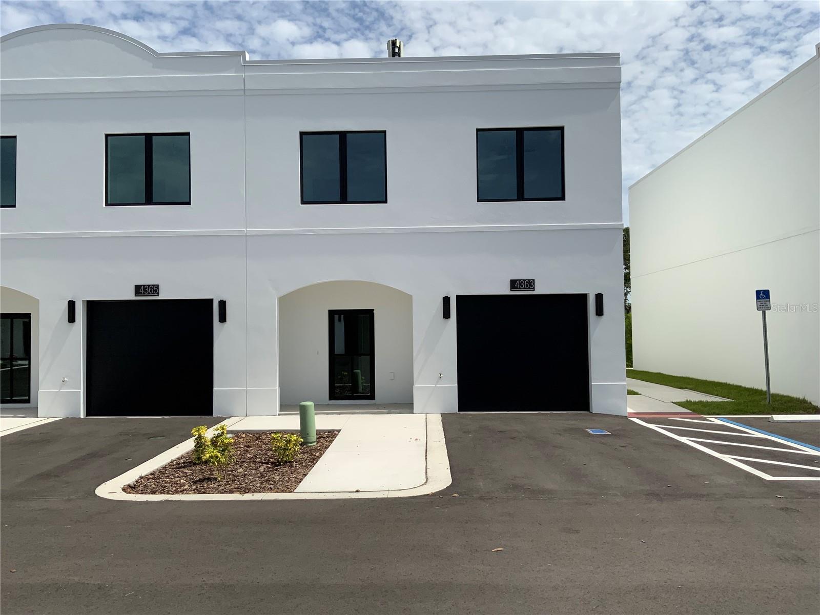 Photo of 4363 CAMBIO GARDENS COURT TAMPA FL 33610