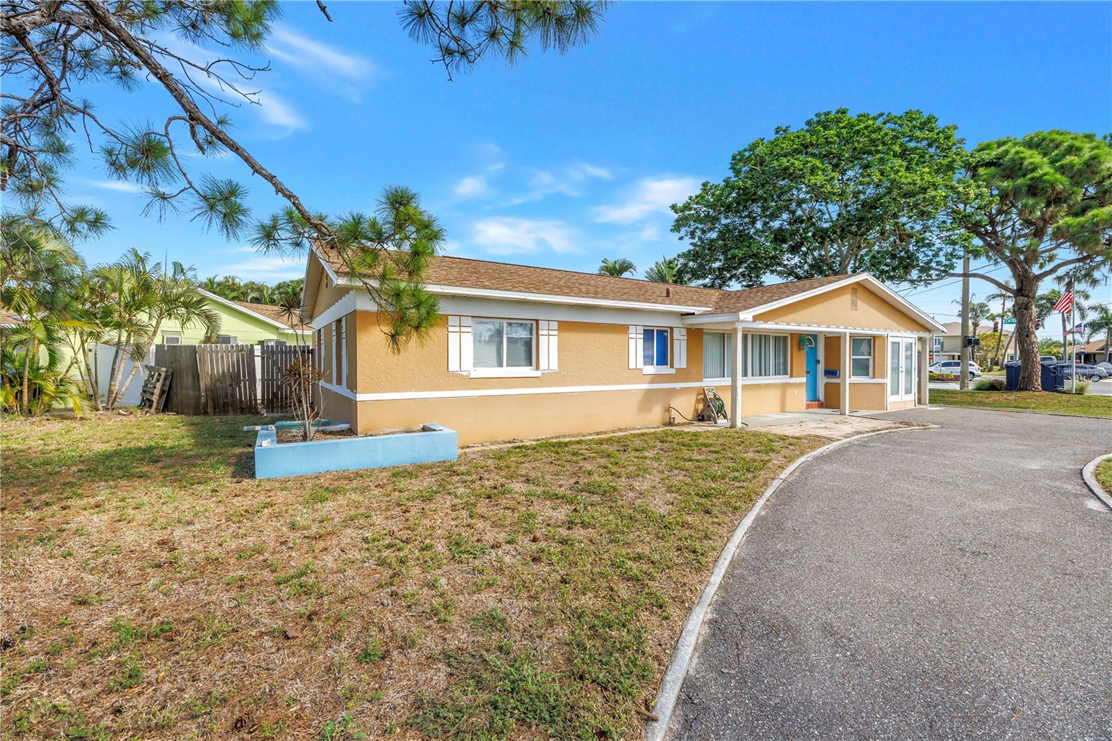Photo of 7901 CAUSEWAY BOULEVARD ST PETERSBURG FL 33707