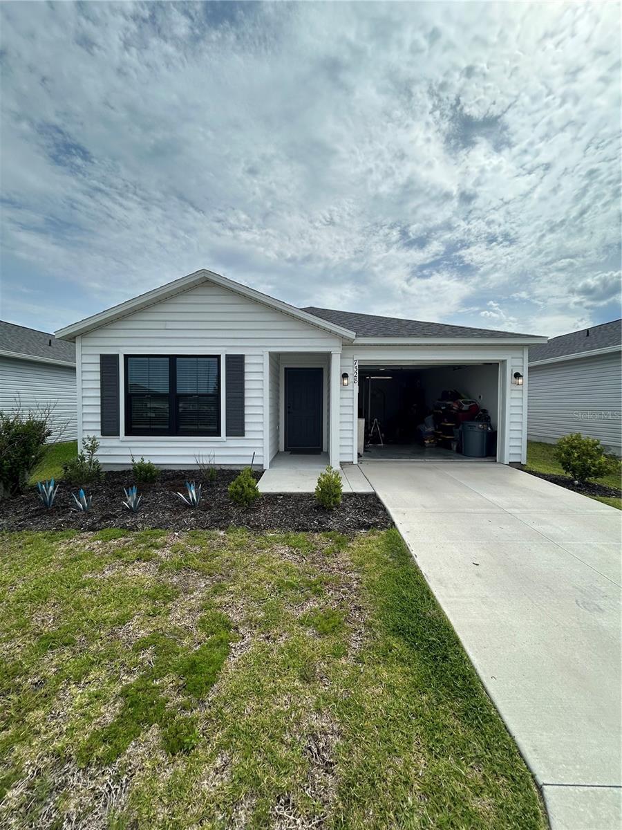 Photo of 7328 CATINAZZO COURT MIDDLETON FL 34762