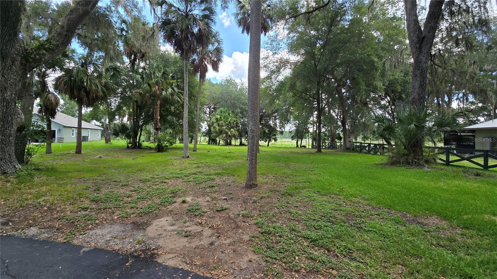 Photo of SE 158TH PLACE UMATILLA FL 32784
