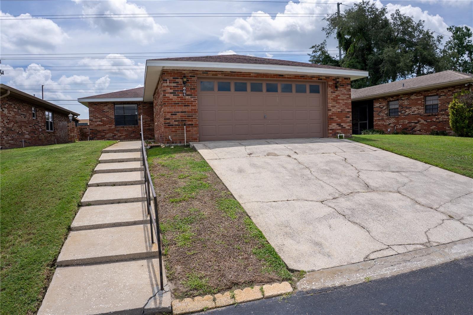 Photo of 661 LAKE CAROLYN CIRCLE LAKELAND FL 33813