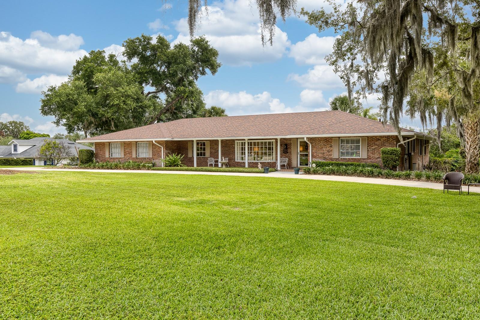 Photo of 900 N CITRUS AVENUE HOWEY IN THE HILLS FL 34737