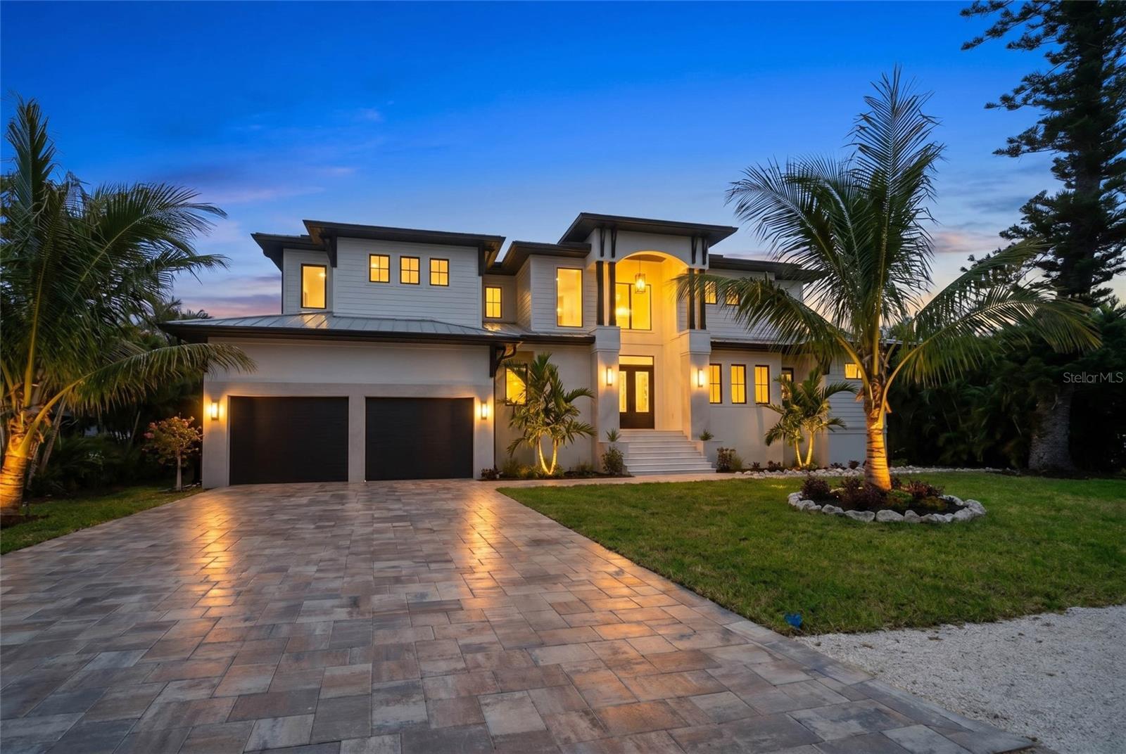 Photo of 626 BUTTONWOOD DRIVE LONGBOAT KEY FL 34228