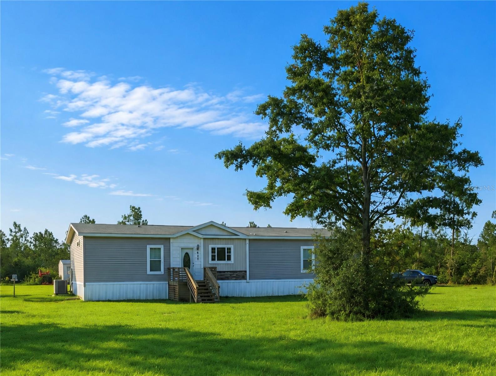 Photo of 498 QUAIL HOLLOW BOULEVARD CHIPLEY FL 32428
