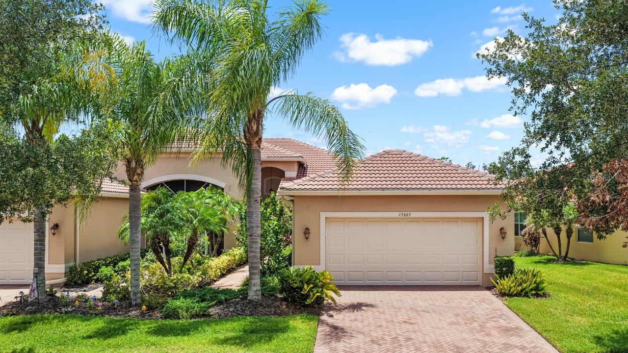 Photo of 15665 AURORA LAKE CIRCLE WIMAUMA FL 33598