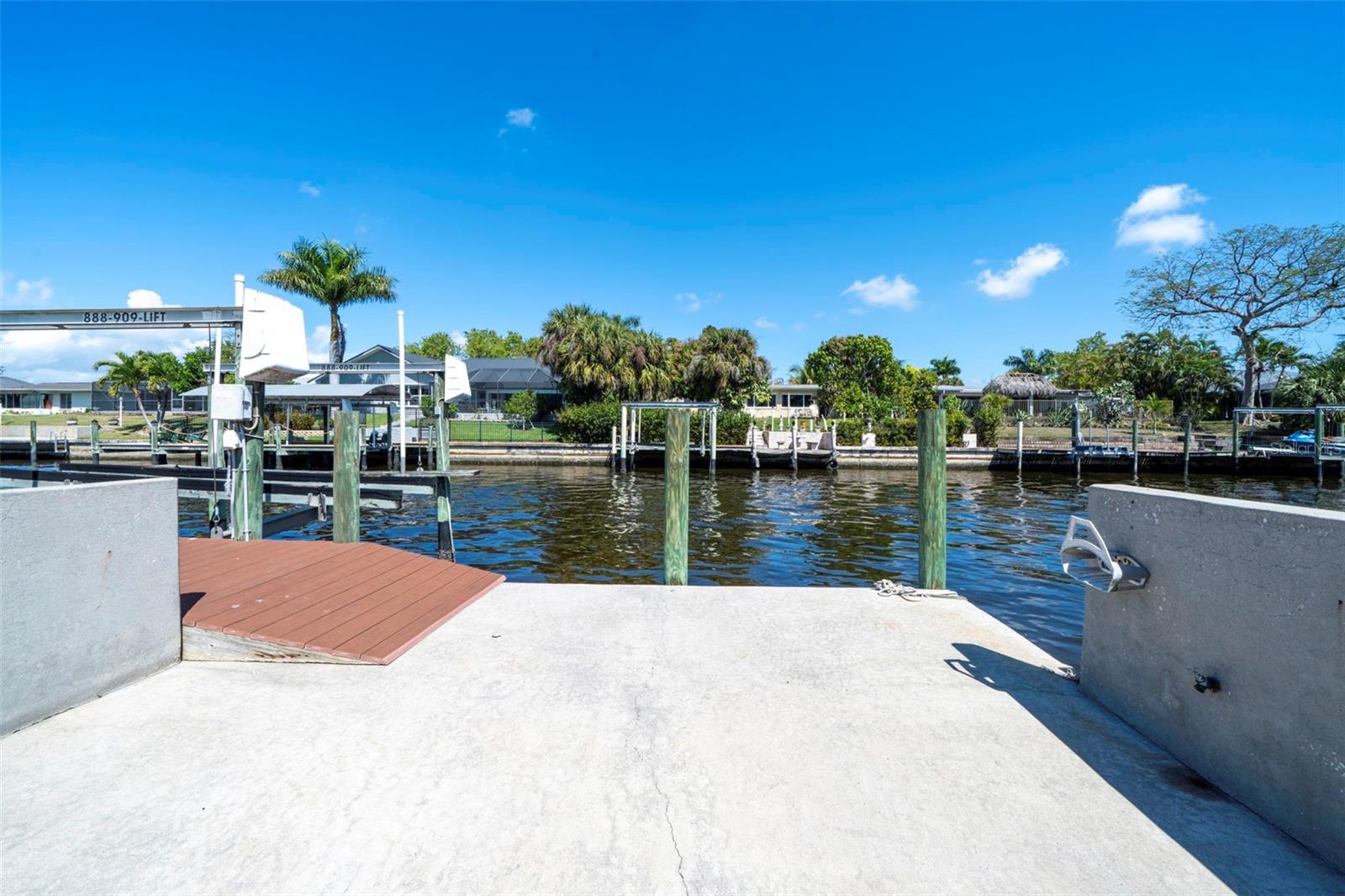 Photo of 1433 SE 28TH TERRACE CAPE CORAL FL 33904
