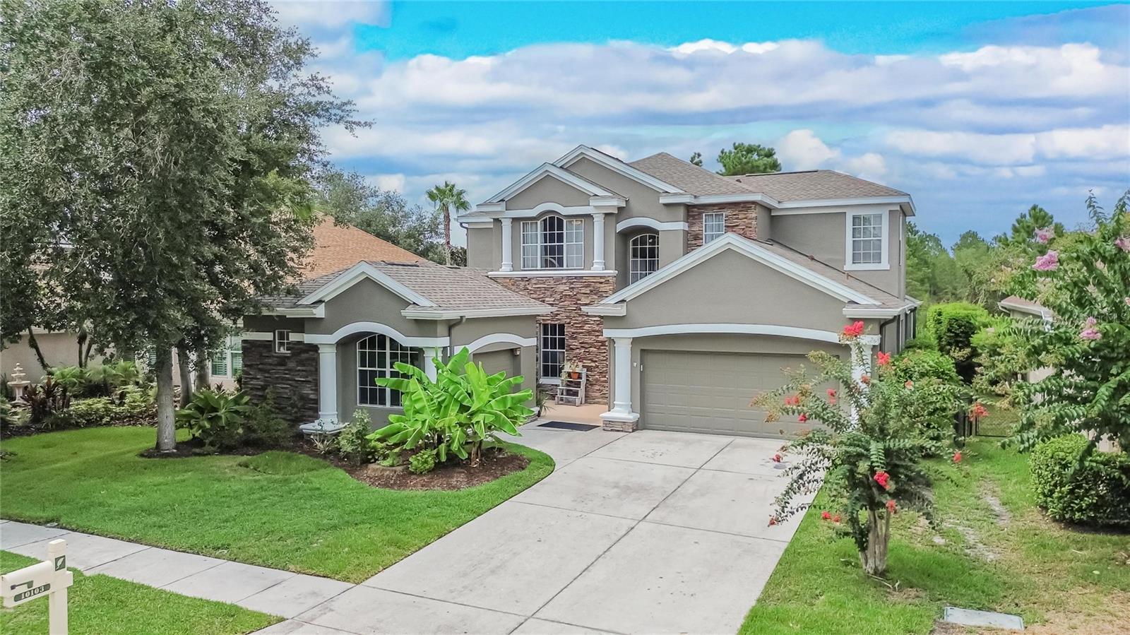 Photo of 10103 DEERCLIFF DRIVE TAMPA FL 33647