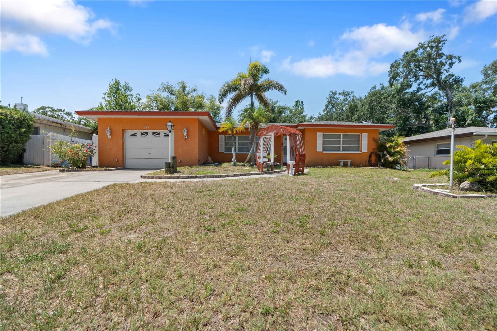 Photo of 927 PARKWOOD DRIVE DUNEDIN FL 34698