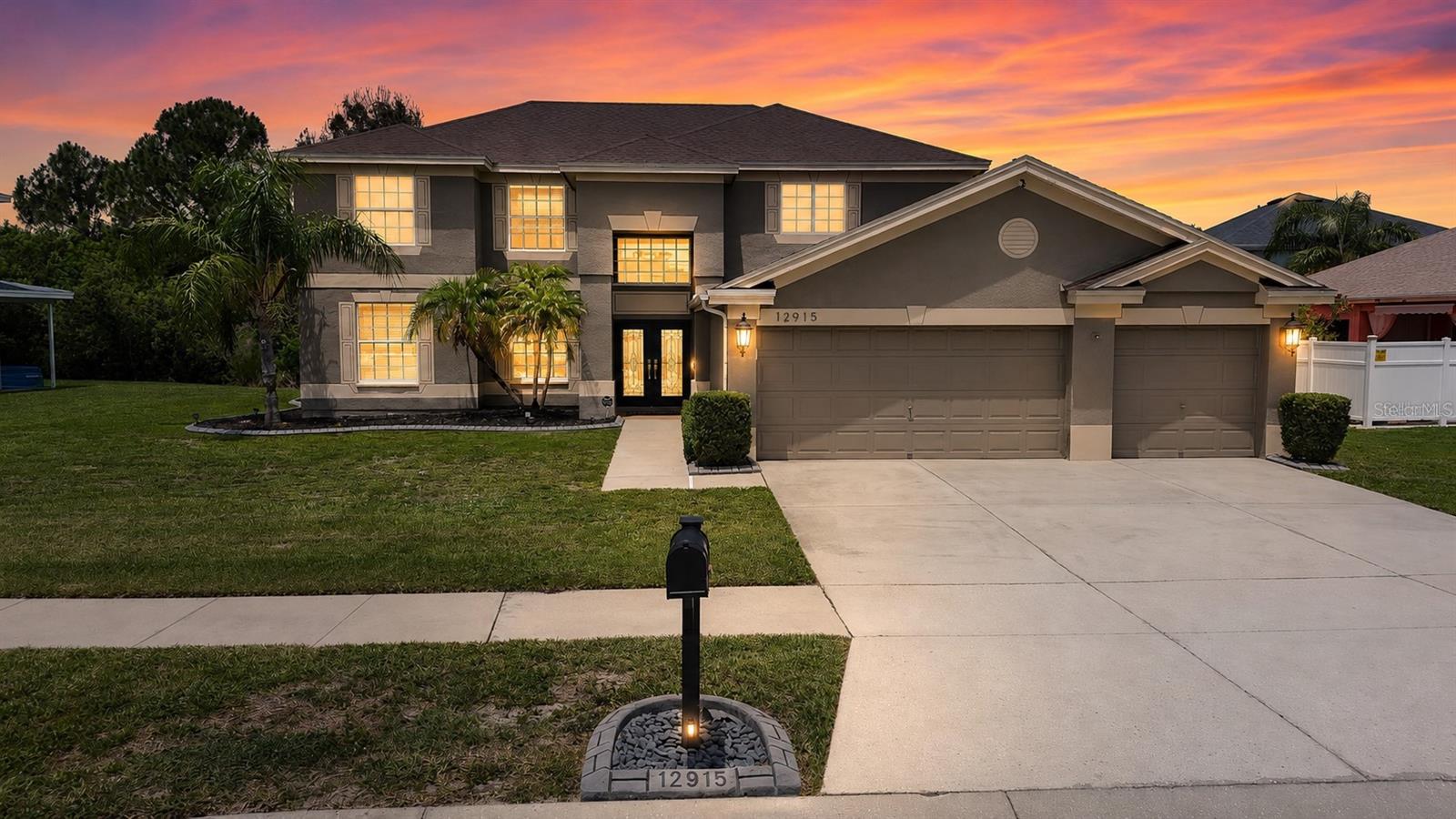 Photo of 12915 CARLINGTON LN RIVERVIEW FL 33579