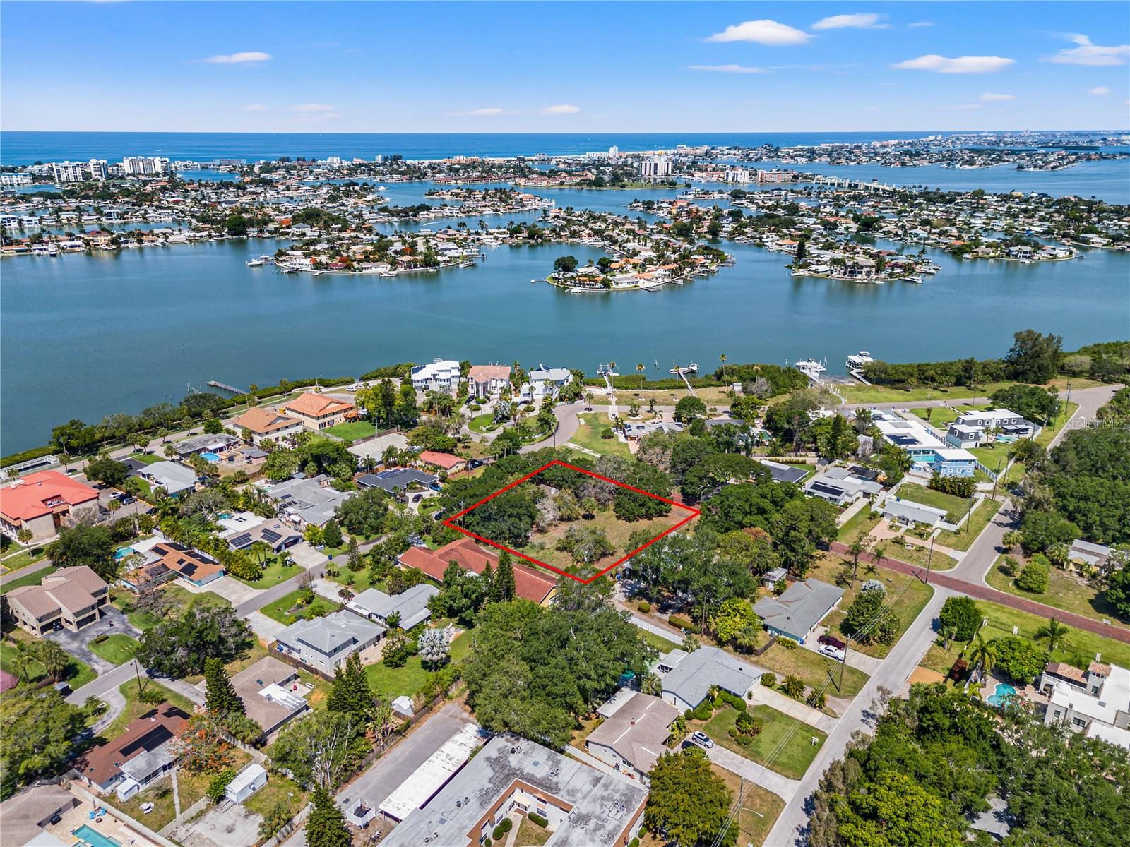 Photo of 698 VILLAGRANDE AVENUE ST PETERSBURG FL 33707