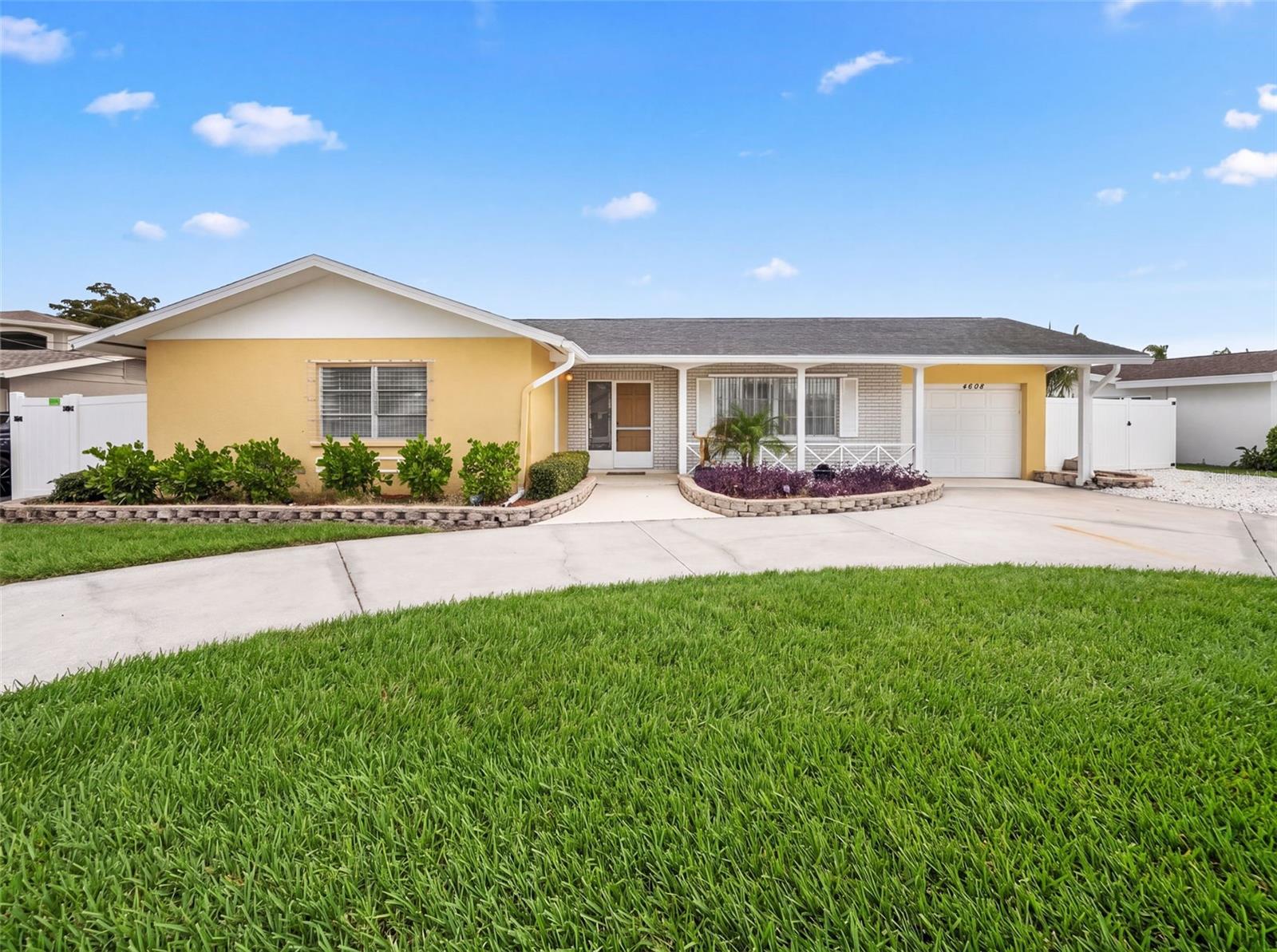Photo of 4608 ARLINGTON ROAD PALMETTO FL 34221