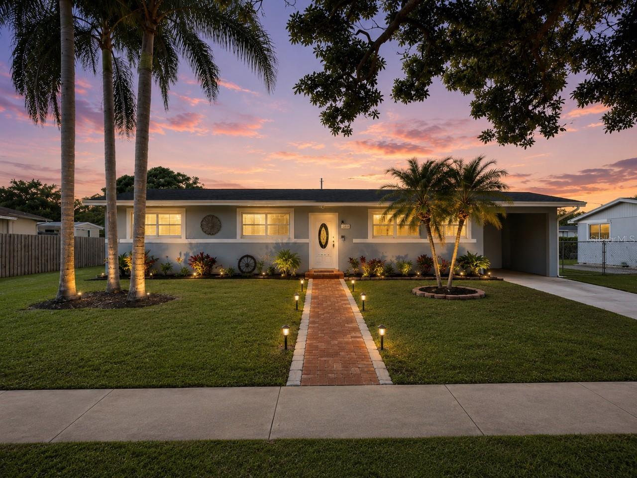 Photo of 1029 W COUNTRY CLUB CIRCLE PLANTATION FL 33317