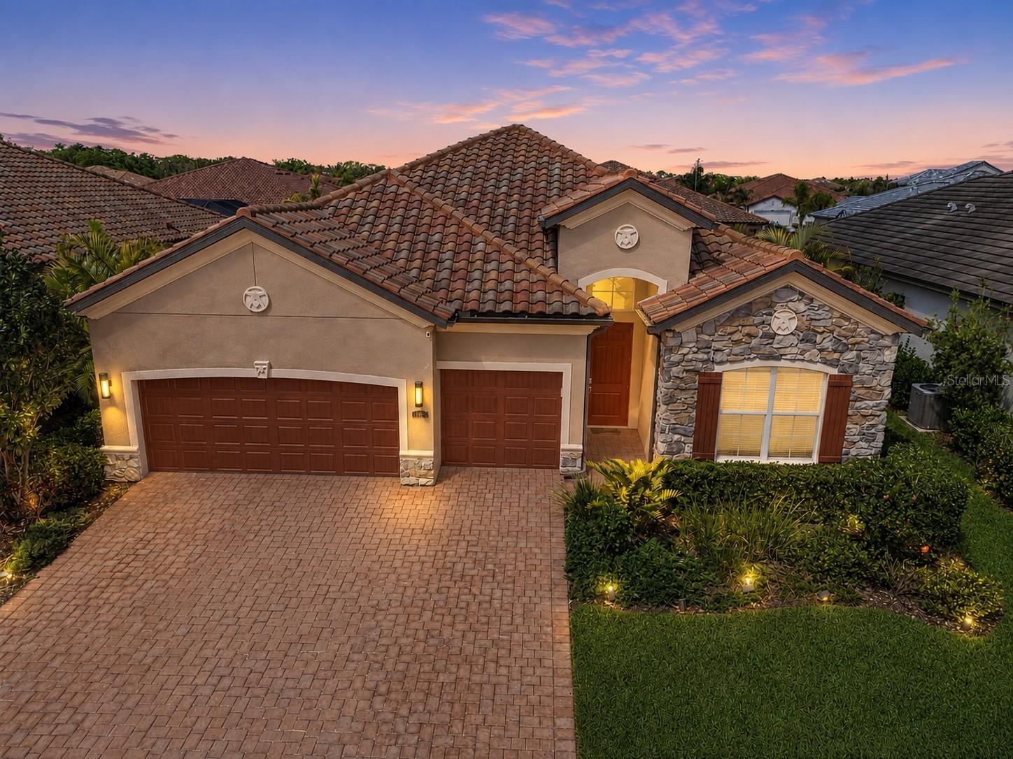 Photo of 11825 PERENNIAL PLACE BRADENTON FL 34211