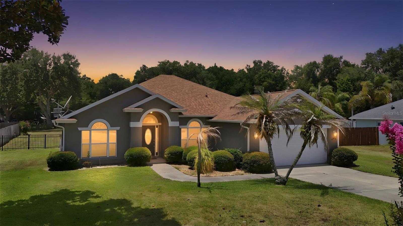 Photo of 36723 SUNDANCE DRIVE GRAND ISLAND FL 32735