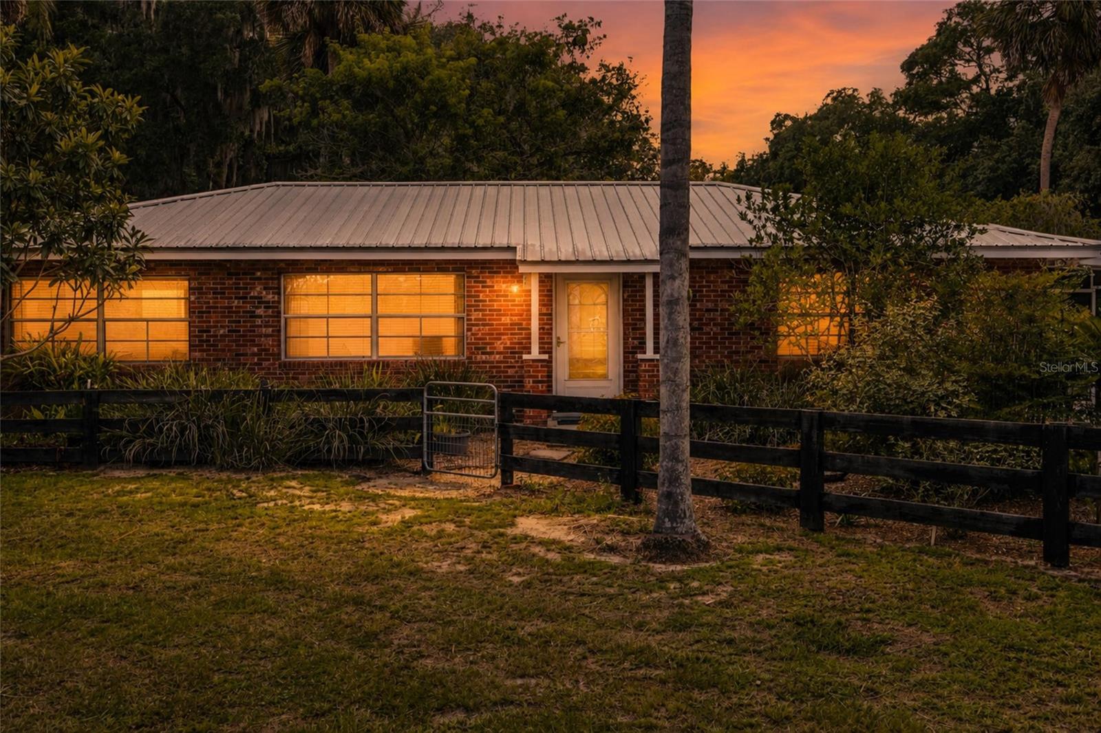 Photo of 40847 COUNTY ROAD 439 UMATILLA FL 32784