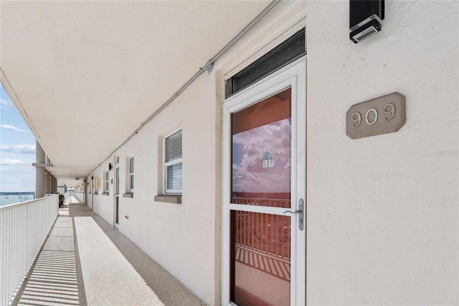 Photo of 5980 SHORE BOULEVARD #909 GULFPORT FL 33707