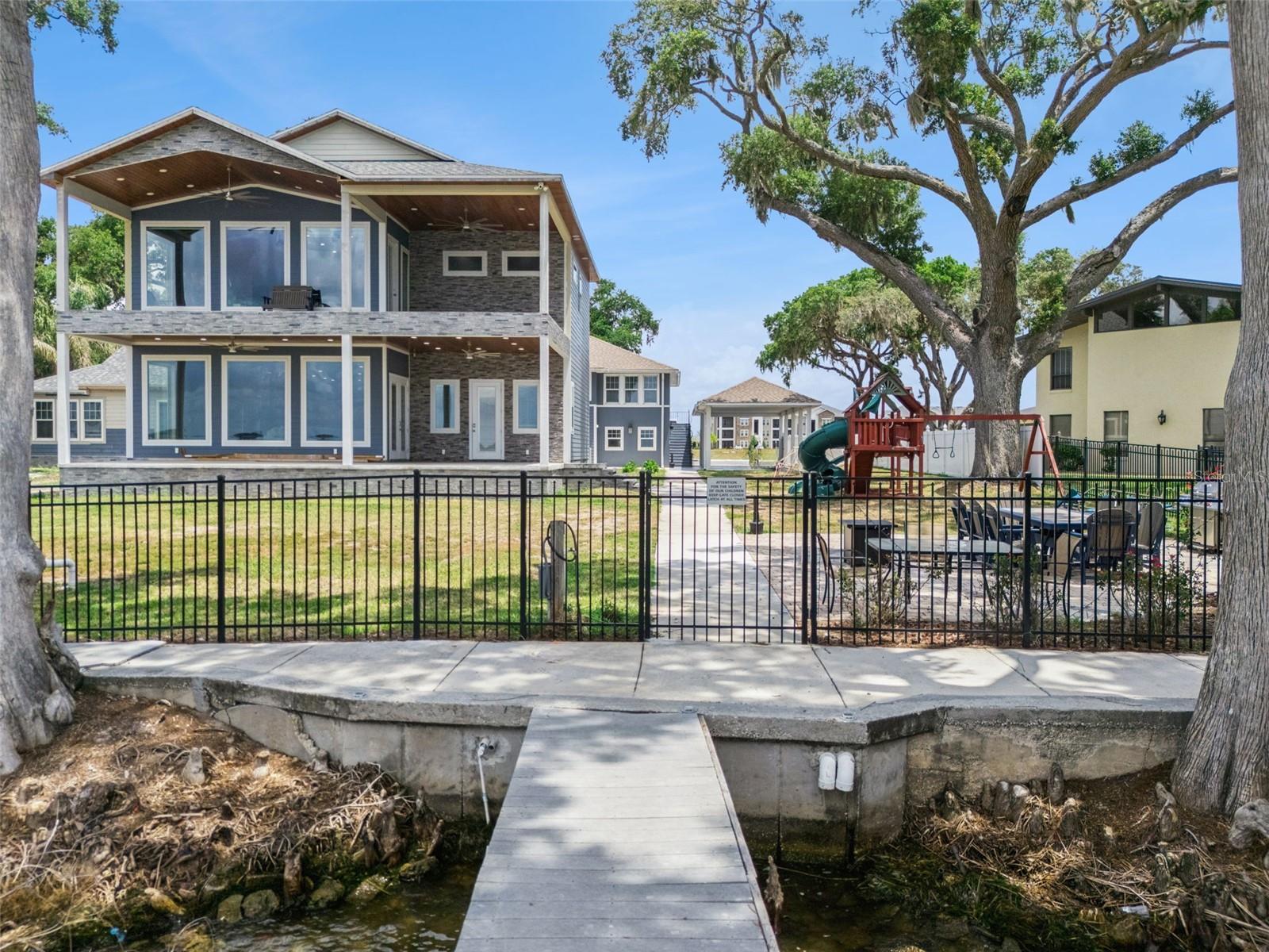 Photo of 1023 MELLATHON CIRCLE LEESBURG FL 34748