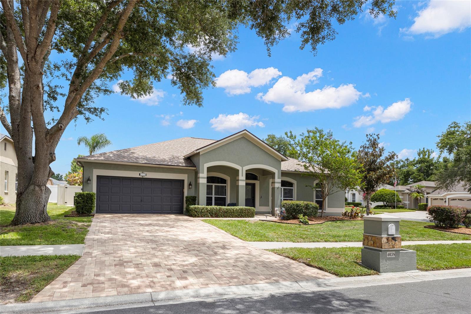 Photo of 4038 LITHIA RIDGE BOULEVARD VALRICO FL 33596