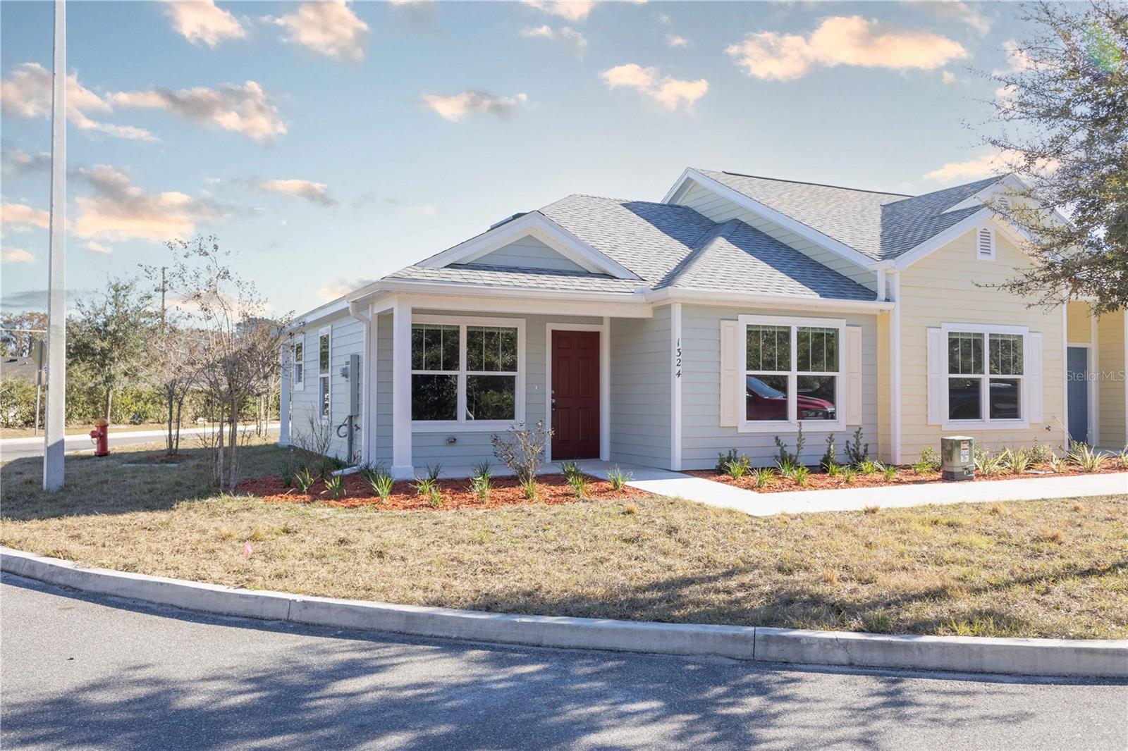 Photo of 1342 COTTAGE CIRCLE TAVARES FL 32778