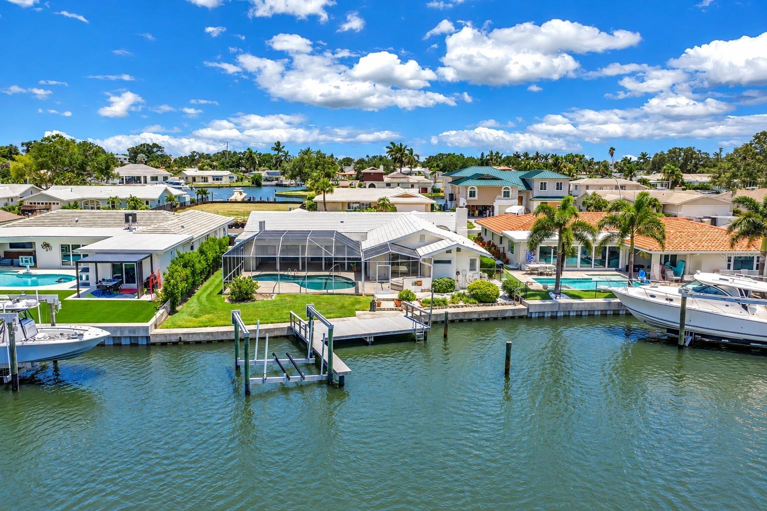Photo of 2067 MASSACHUSETTS AVENUE ST PETERSBURG FL 33703