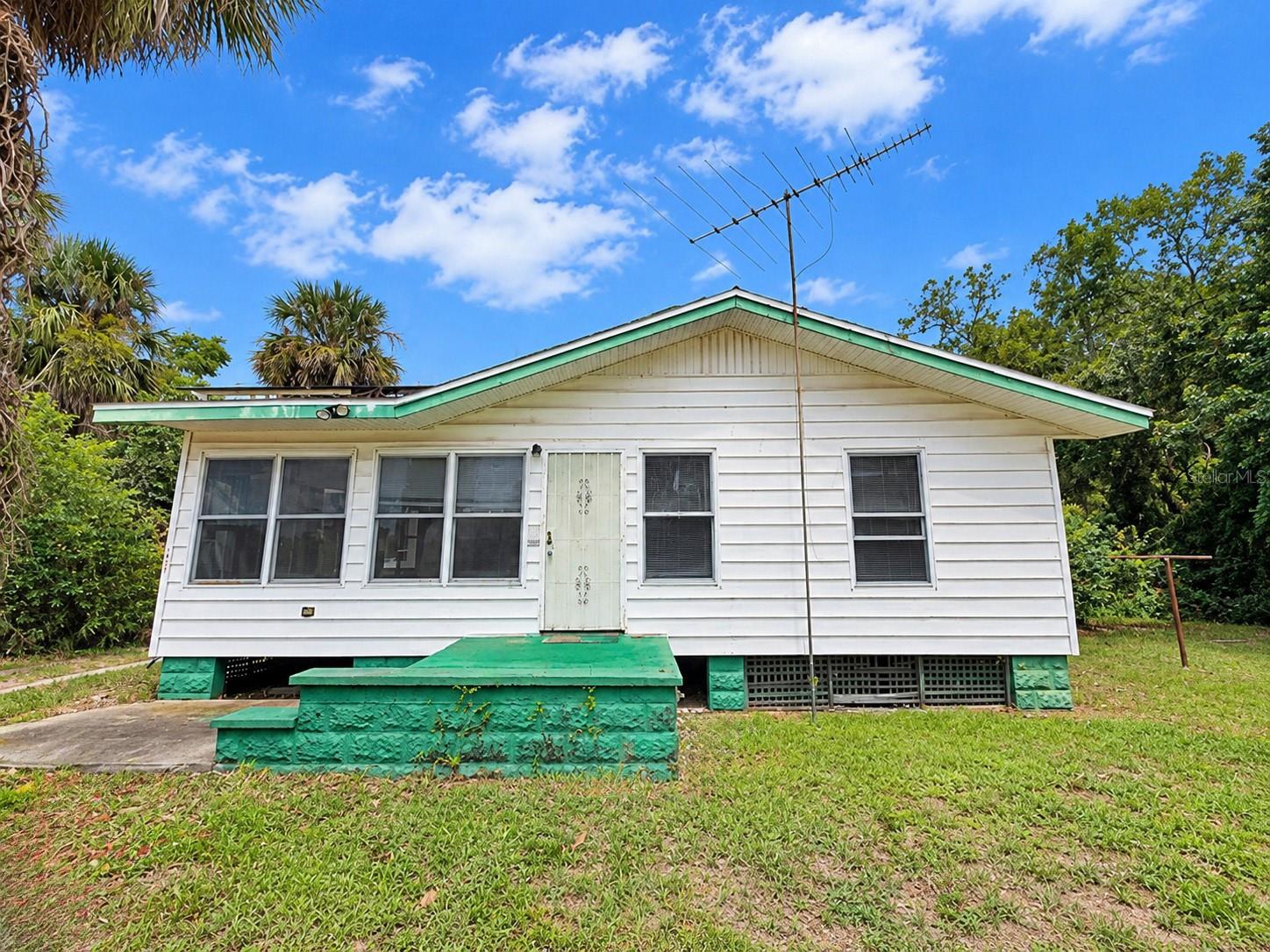 Photo of 1805 E ORANGE AVENUE EUSTIS FL 32726