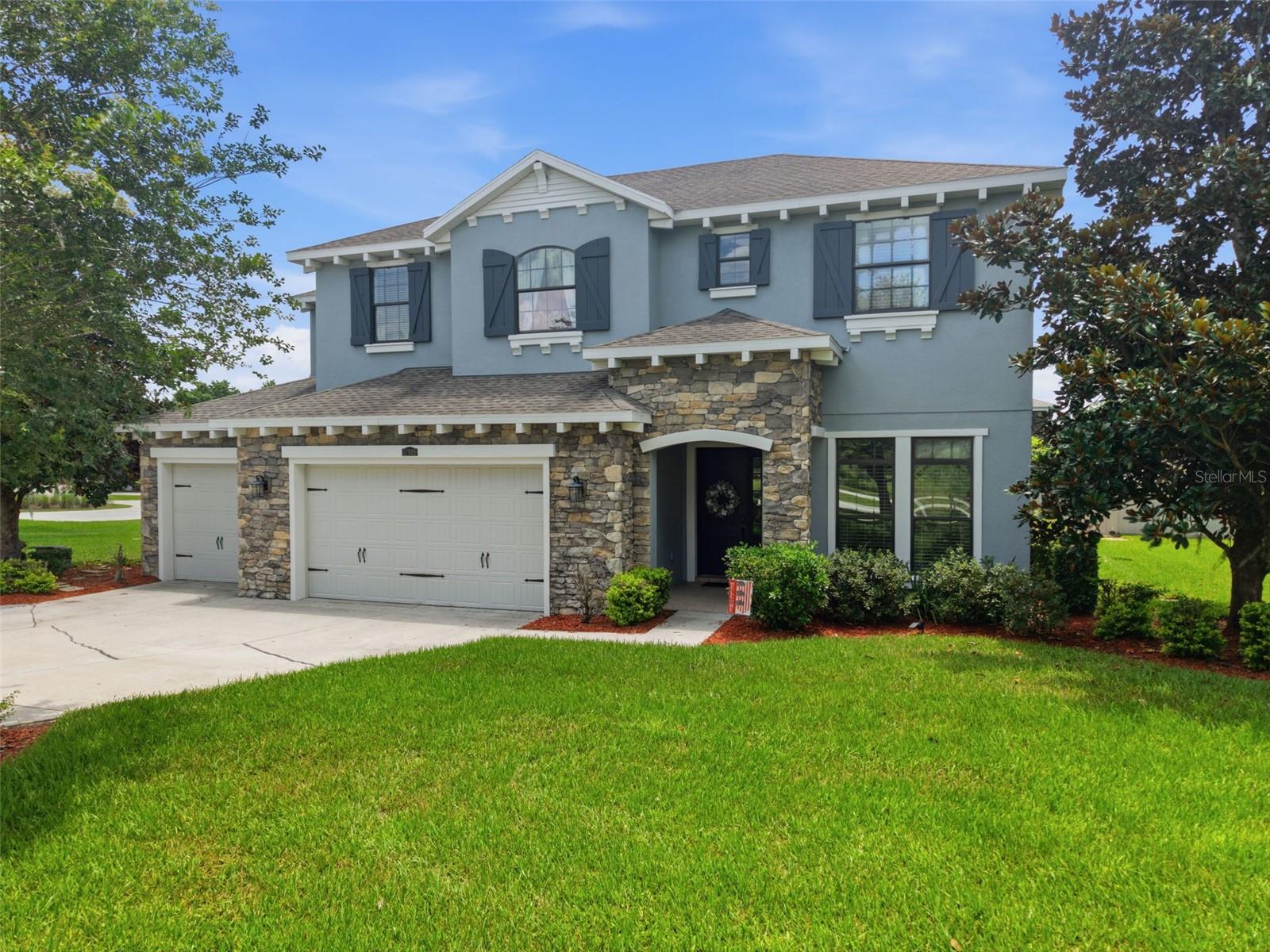 Photo of 17909 HOWSMOOR PLACE LUTZ FL 33559