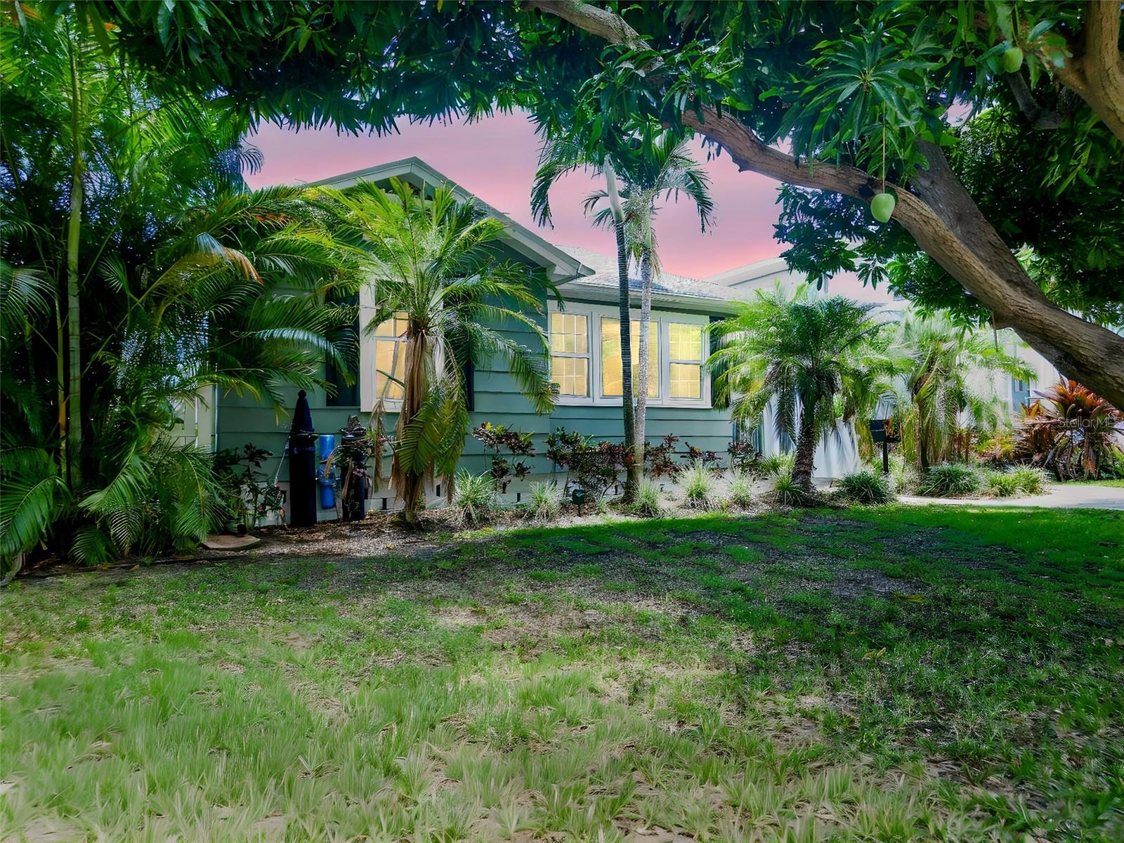 Photo of 182 29TH AVENUE ST PETERSBURG FL 33704