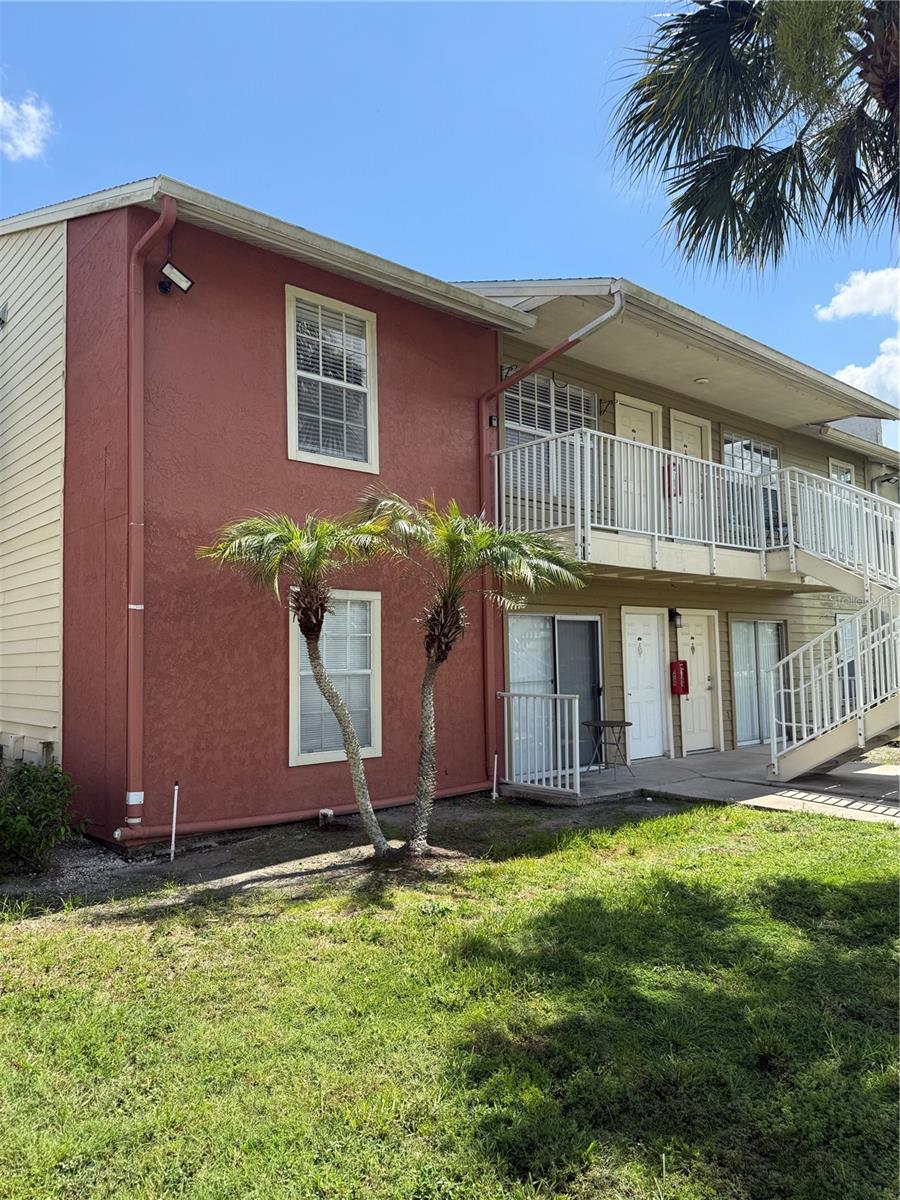 Photo of 220 LAKE PARSONS GREEN #205 BRANDON FL 33511