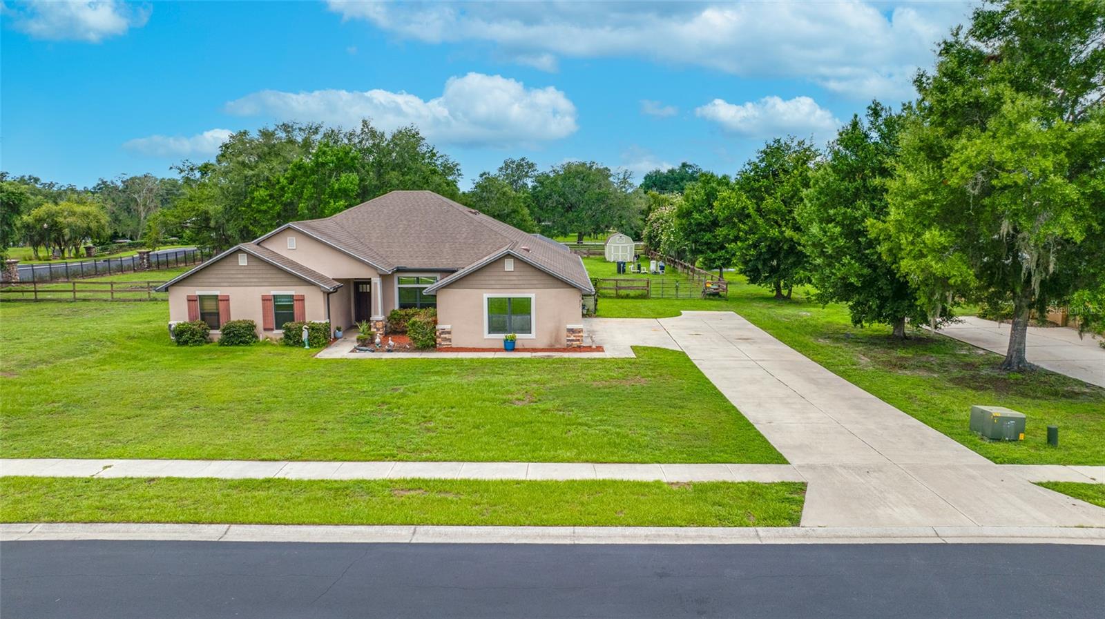 Photo of 14311 HILL COUNTRY LANE DADE CITY FL 33525