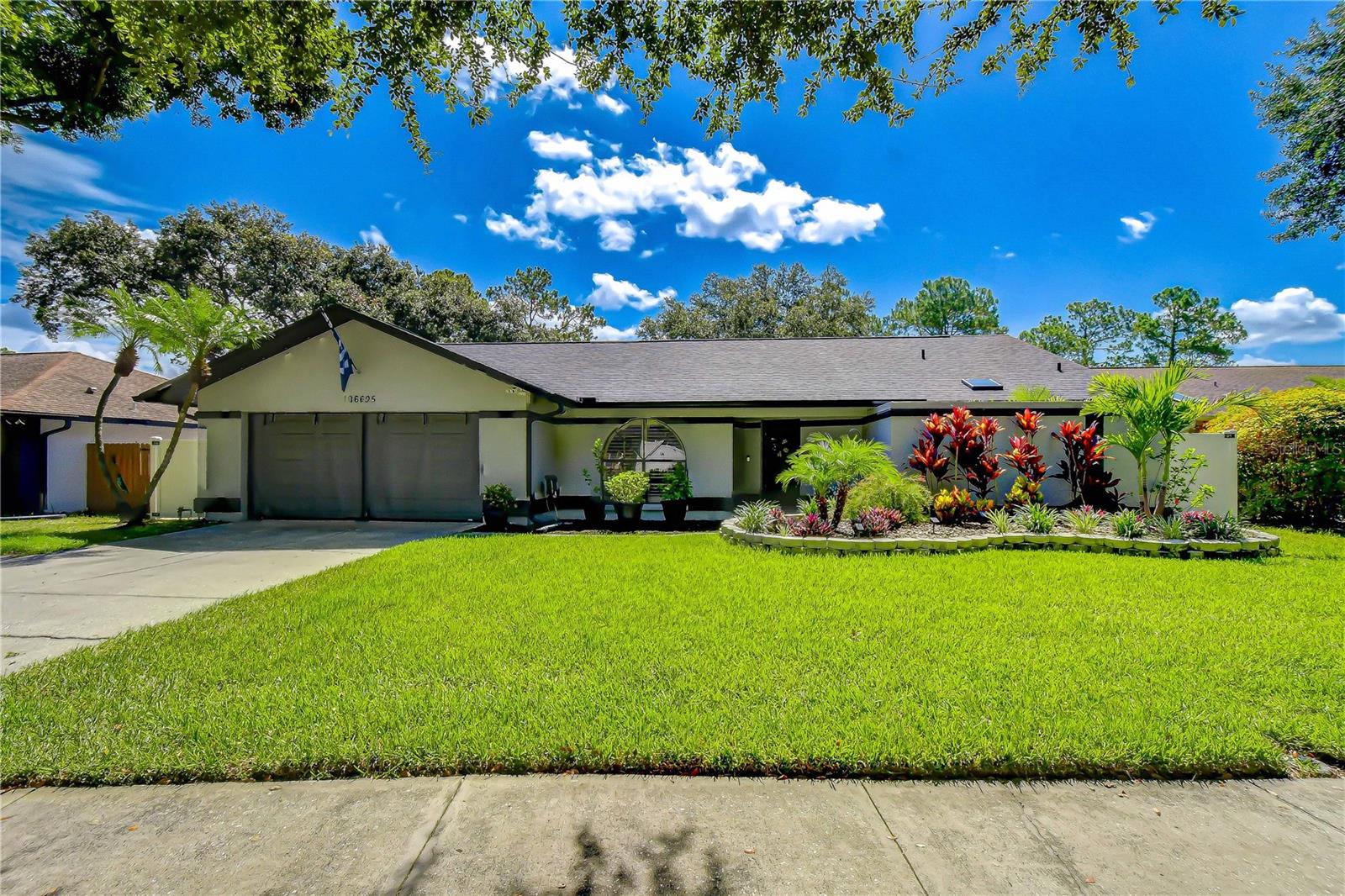 Photo of 16605 E COURSE DRIVE TAMPA FL 33624