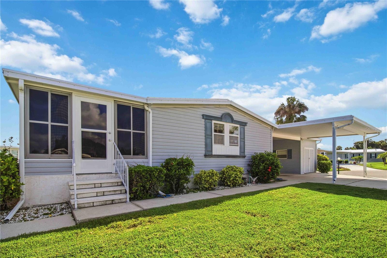 Photo of 8476 IMPERIAL CIRCLE PALMETTO FL 34221