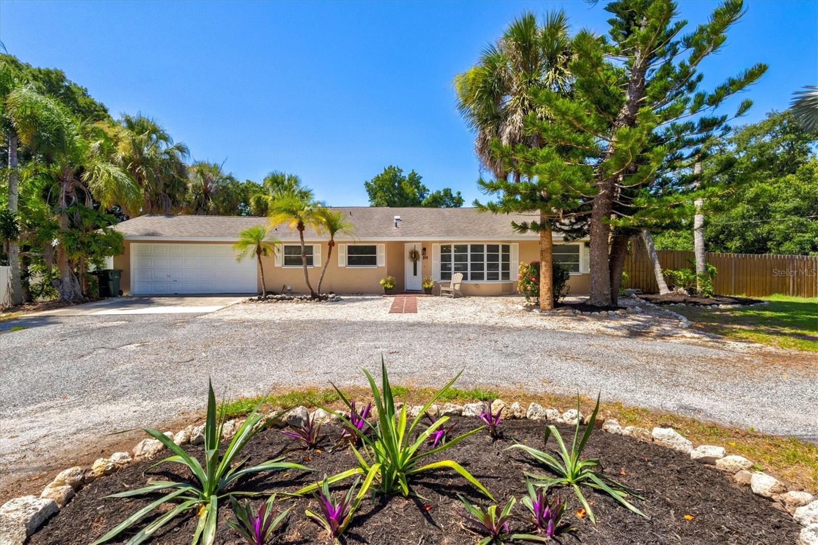 Photo of 211 AVENIDA DE BAHIA NOKOMIS FL 34275