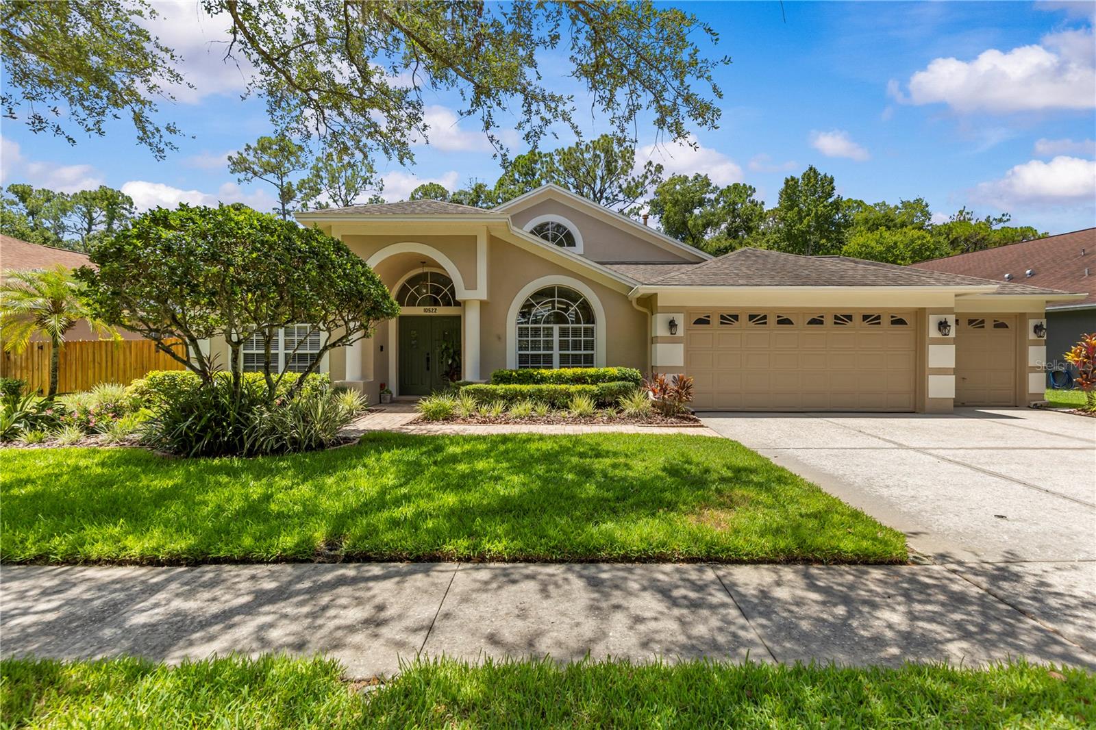 Photo of 10522 CHAMBERS DRIVE TAMPA FL 33626
