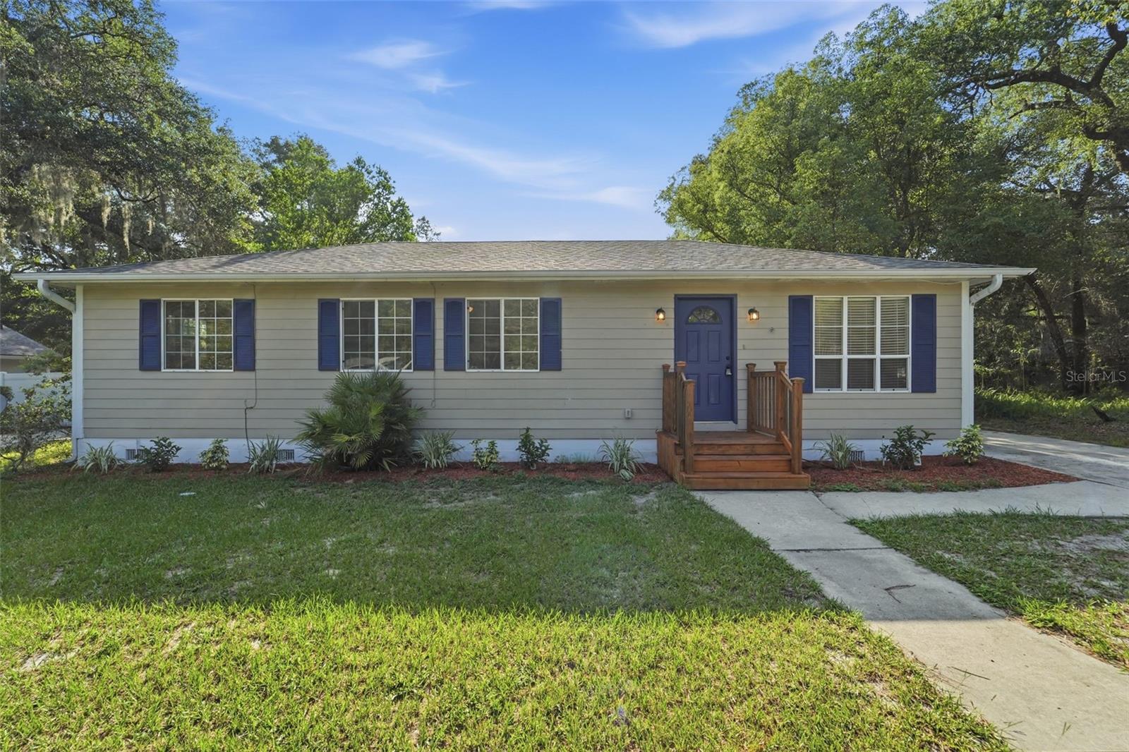 Photo of 451 S BLUE LAKE AVENUE DELAND FL 32724