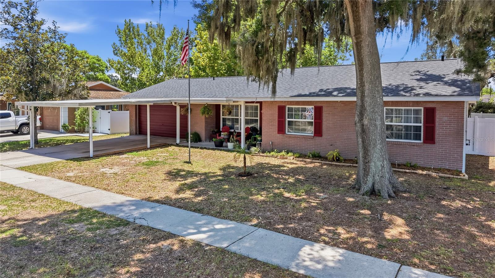 Photo of 3801 UPLAND PLACE VALRICO FL 33594